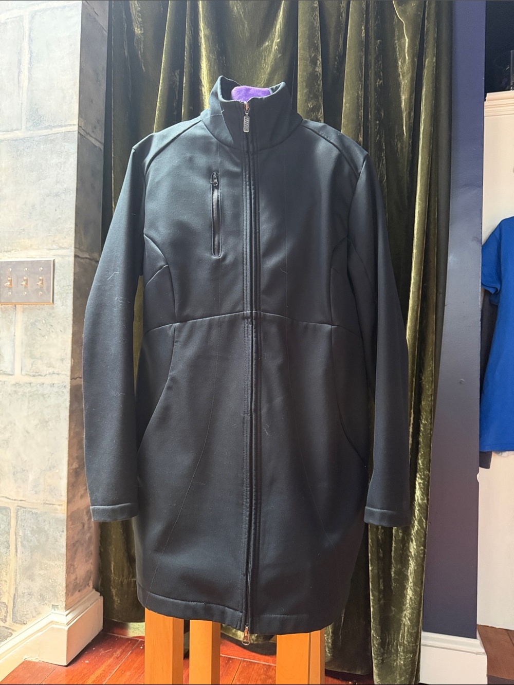 Columbia women’s black mid/cold season 3/4 length coat